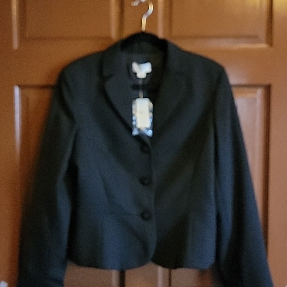 Loft-wool very light blk short blazer with peplum in back Size 12 NWT.